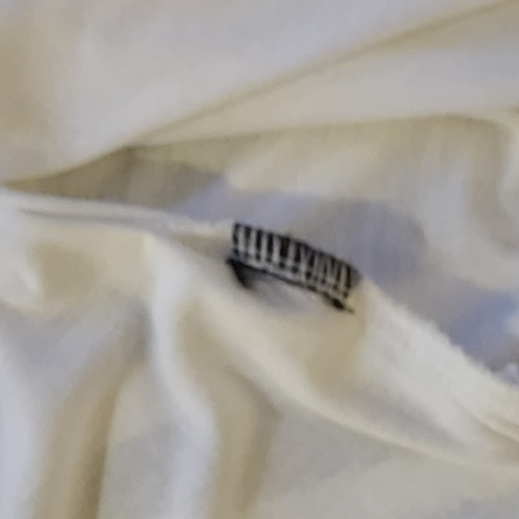 🦇2/$15-White, flowy, tank top - Picture 8 of 12